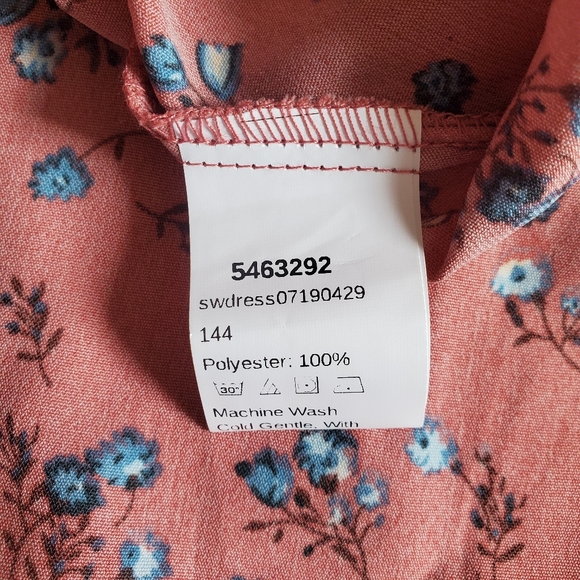 *SOLD* Floral dress - Picture 4 of 4